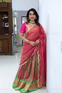 Preethi Singh Glam stills in Half Saree, HD Gallery