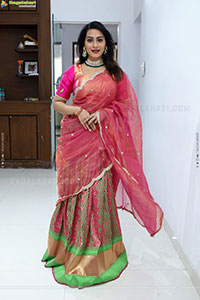 Preethi Singh Glam stills in Half Saree, HD Gallery