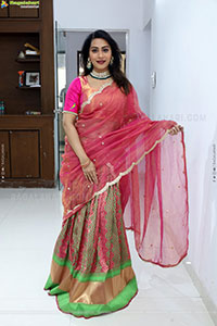 Preethi Singh Glam stills in Half Saree, HD Gallery