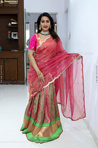 Preethi Singh Glam stills in Half Saree, HD Gallery