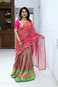 Preethi Singh Glam stills in Half Saree, HD Gallery
