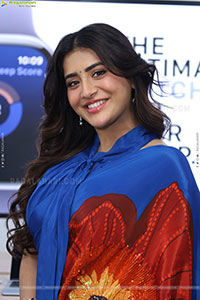 Rashi Singh at Bajaj Electronics Apple Days Launch