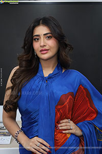 Rashi Singh at Bajaj Electronics Apple Days Launch