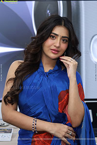 Rashi Singh at Bajaj Electronics Apple Days Launch