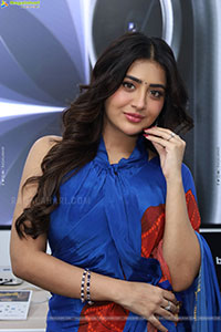 Rashi Singh at Bajaj Electronics Apple Days Launch