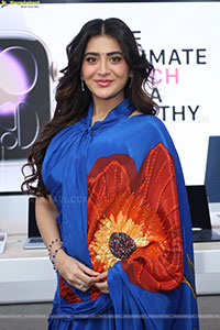 Rashi Singh at Bajaj Electronics Apple Days Launch