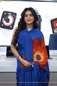 Rashi Singh at Bajaj Electronics Apple Days Launch