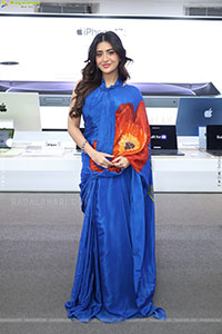 Rashi Singh at Bajaj Electronics Apple Days Launch