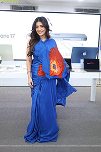 Rashi Singh at Bajaj Electronics Apple Days Launch