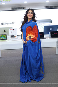 Rashi Singh at Bajaj Electronics Apple Days Launch