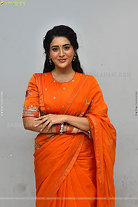 Rashi Singh at Transfer Trimurthulu Trailer Launch