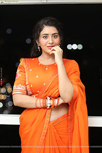 Rashi Singh at Transfer Trimurthulu Trailer Launch