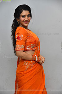 Rashi Singh at Transfer Trimurthulu Trailer Launch