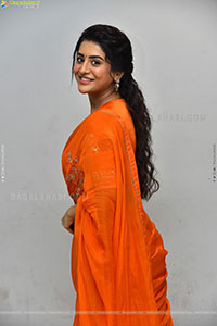 Rashi Singh at Transfer Trimurthulu Trailer Launch