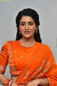 Rashi Singh at Transfer Trimurthulu Trailer Launch