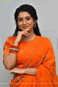 Rashi Singh at Transfer Trimurthulu Trailer Launch