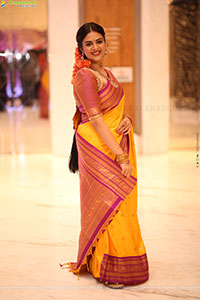Sree Mukhi at Maa Inti Bangaram Prerelease Event