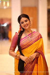 Sree Mukhi at Maa Inti Bangaram Prerelease Event