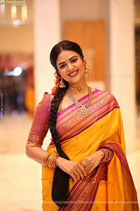 Sree Mukhi at Maa Inti Bangaram Prerelease Event