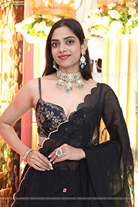 Swetha Kanduri stills in Black Designer Dress, HD Gallery
