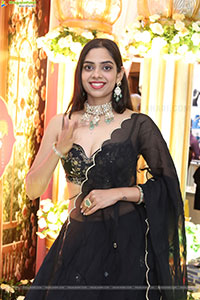Swetha Kanduri stills in Black Designer Dress, HD Gallery