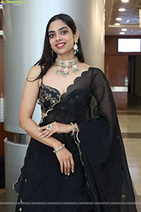 Swetha Kanduri stills in Black Designer Dress, HD Gallery