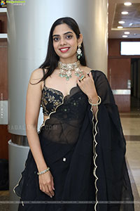 Swetha Kanduri stills in Black Designer Dress, HD Gallery