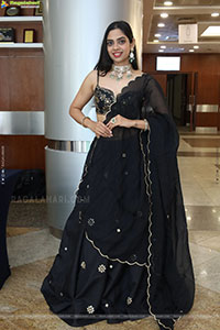 Swetha Kanduri stills in Black Designer Dress, HD Gallery