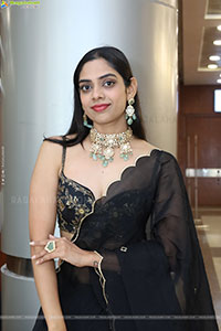 Swetha Kanduri stills in Black Designer Dress, HD Gallery