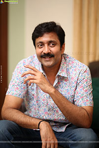 Vadde Naveen at Transfer Trimurthulu Movie Interview