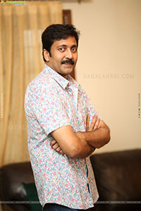 Vadde Naveen at Transfer Trimurthulu Movie Interview
