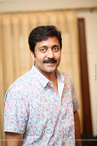 Vadde Naveen at Transfer Trimurthulu Movie Interview
