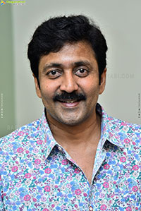 Vadde Naveen at Transfer Trimurthulu Movie Interview