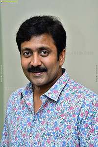 Vadde Naveen at Transfer Trimurthulu Movie Interview
