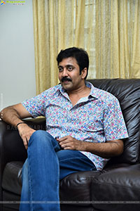 Vadde Naveen at Transfer Trimurthulu Movie Interview