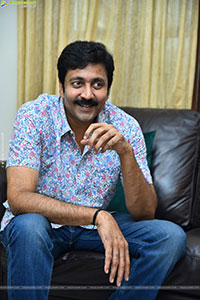 Vadde Naveen at Transfer Trimurthulu Movie Interview