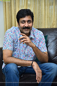 Vadde Naveen at Transfer Trimurthulu Movie Interview