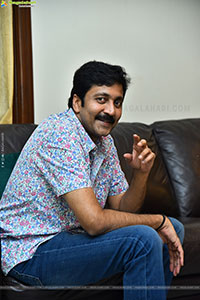 Vadde Naveen at Transfer Trimurthulu Movie Interview