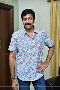 Vadde Naveen at Transfer Trimurthulu Movie Interview