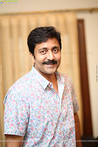 Vadde Naveen at Transfer Trimurthulu Movie Interview