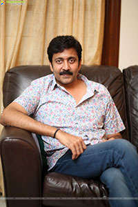 Vadde Naveen at Transfer Trimurthulu Movie Interview