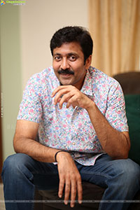 Vadde Naveen at Transfer Trimurthulu Movie Interview
