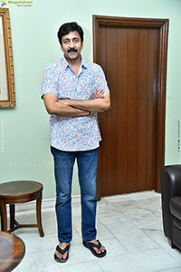 Vadde Naveen at Transfer Trimurthulu Movie Interview