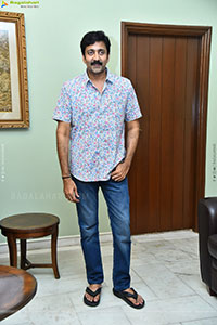 Vadde Naveen at Transfer Trimurthulu Movie Interview