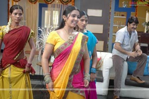 Kausalya Supraja Rama - On The Sets