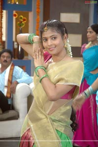 Kausalya Supraja Rama - On The Sets