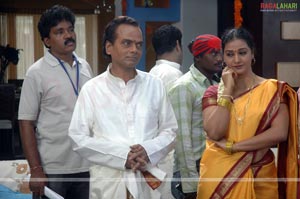 Kausalya Supraja Rama - On The Sets