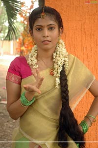 Saira Bhanu at Kausalya Supraja Rama Sets