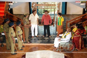 Nagababu, Ramya Krishna, Vijayanand, Suhasini