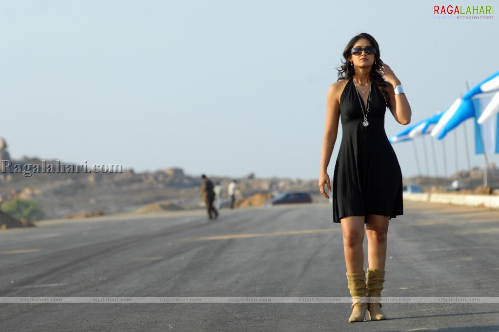 Ileana Photo Gallery from Kick